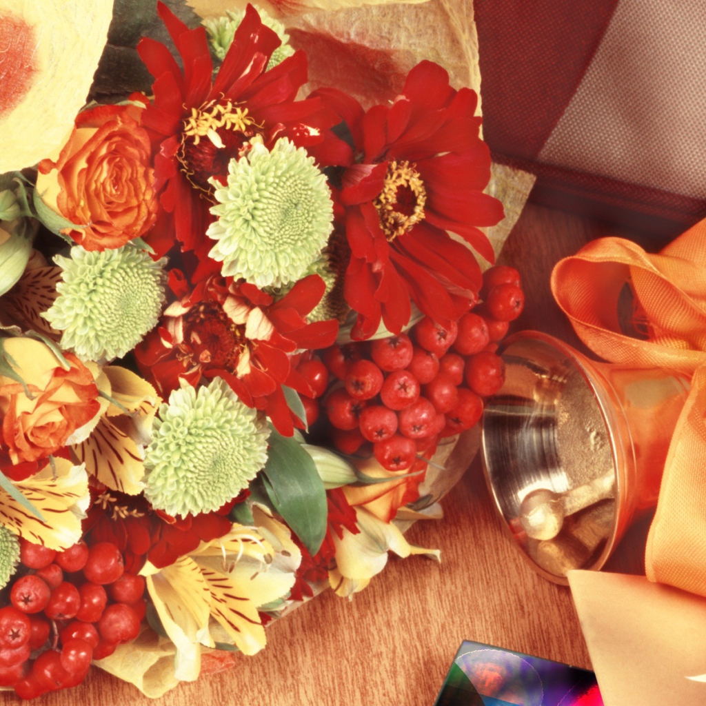 Букет и звонок в День знаний 1 сентября