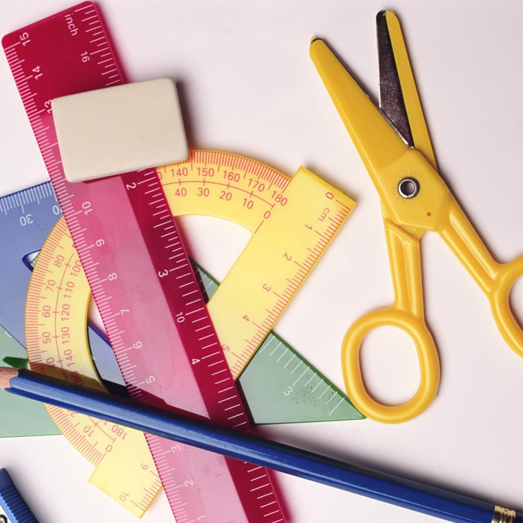 Содержимое портфеля в День знаний 1 сентября