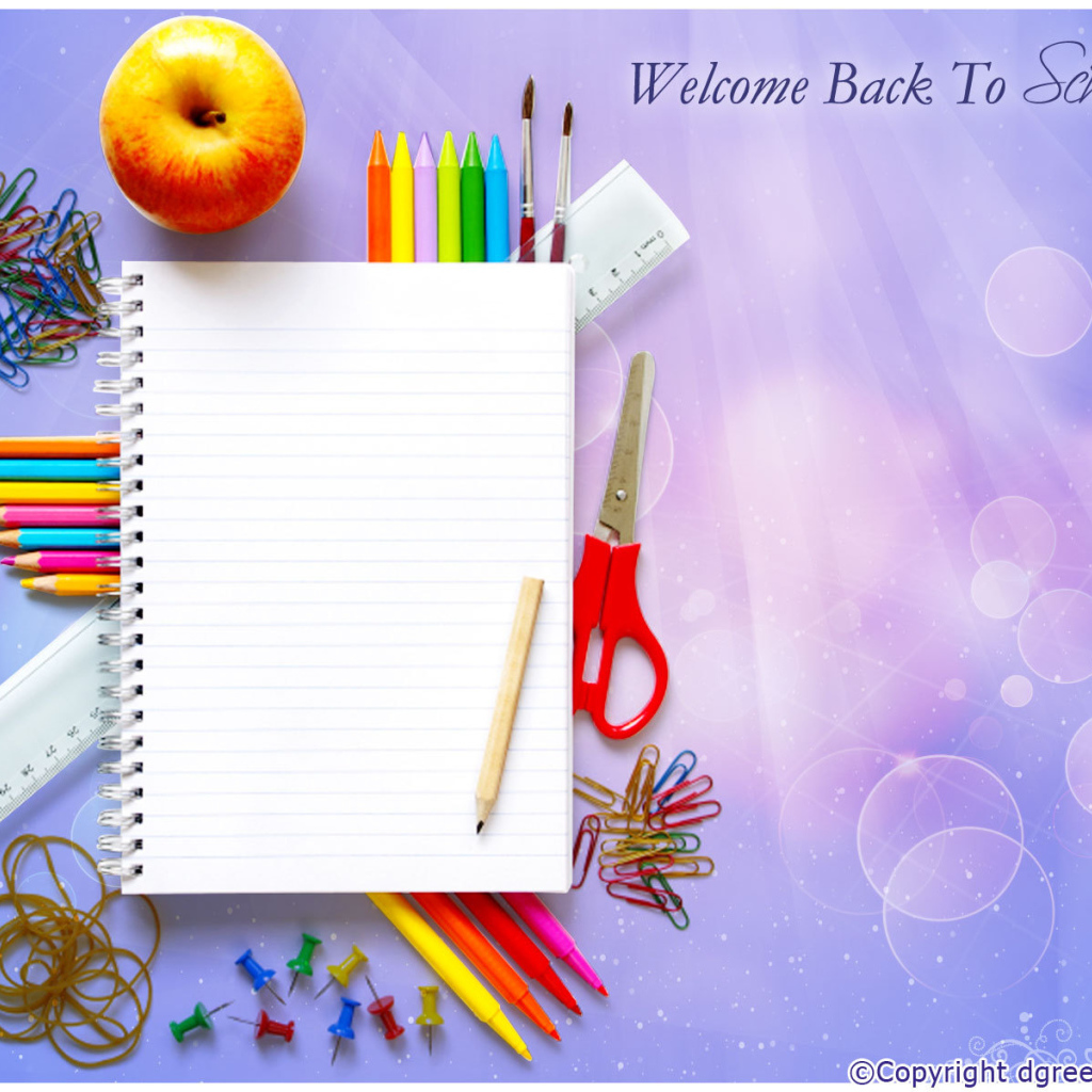 Тетрадь и ручки в День знаний 1 сентября