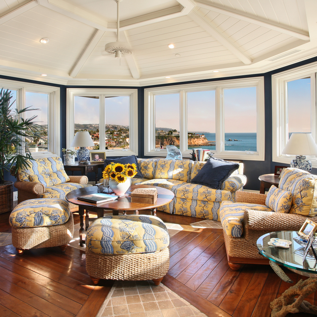 Комната с видом на море