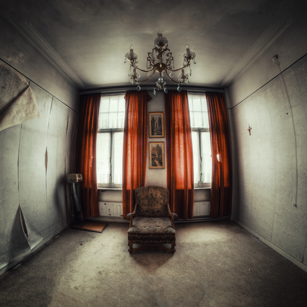Заброшенная комната