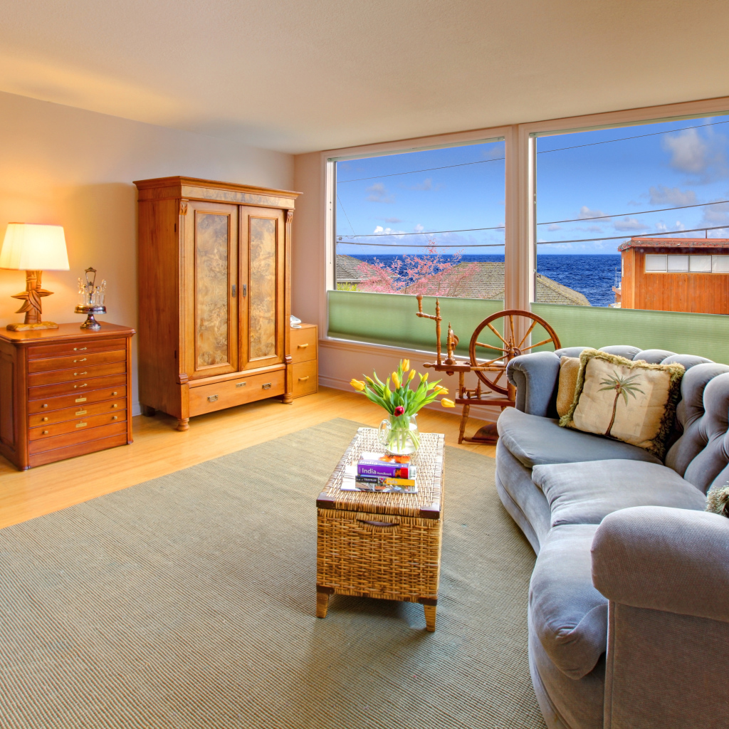 Комната в доме у моря