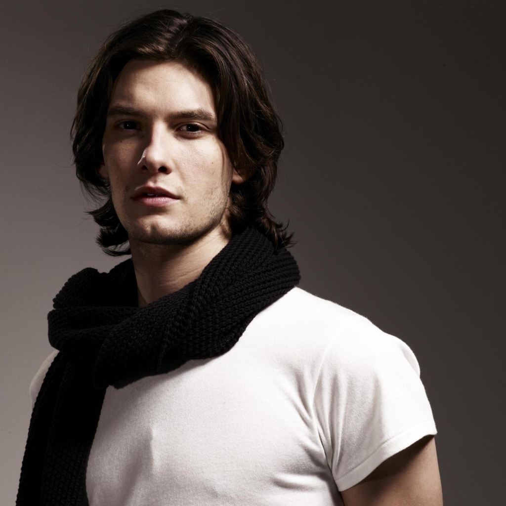 Актер Бен Барнс