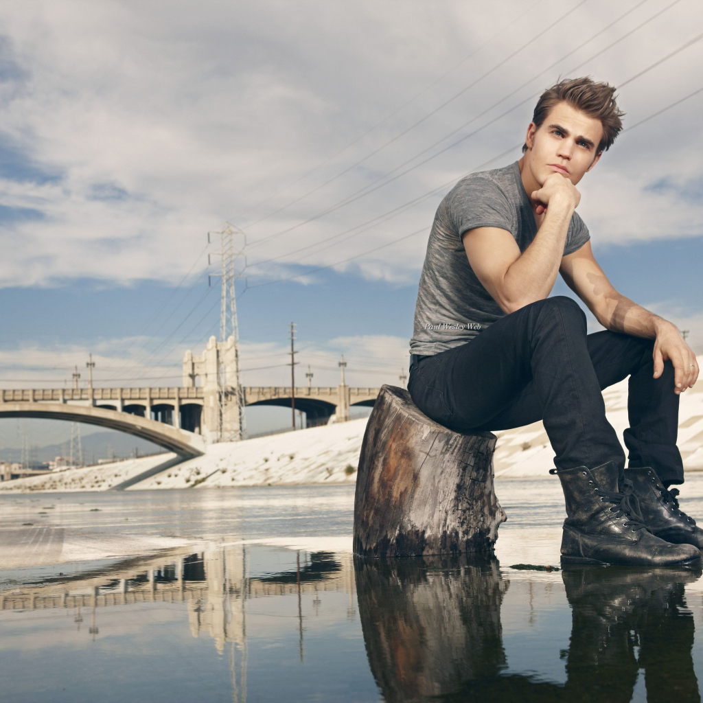 Актер Пол Уесли