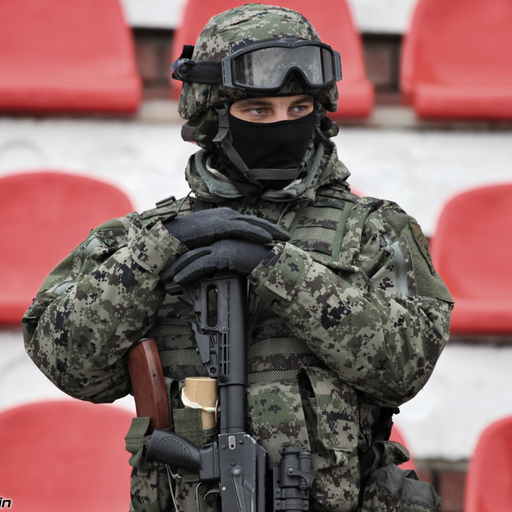 Спецназовец на стадионе