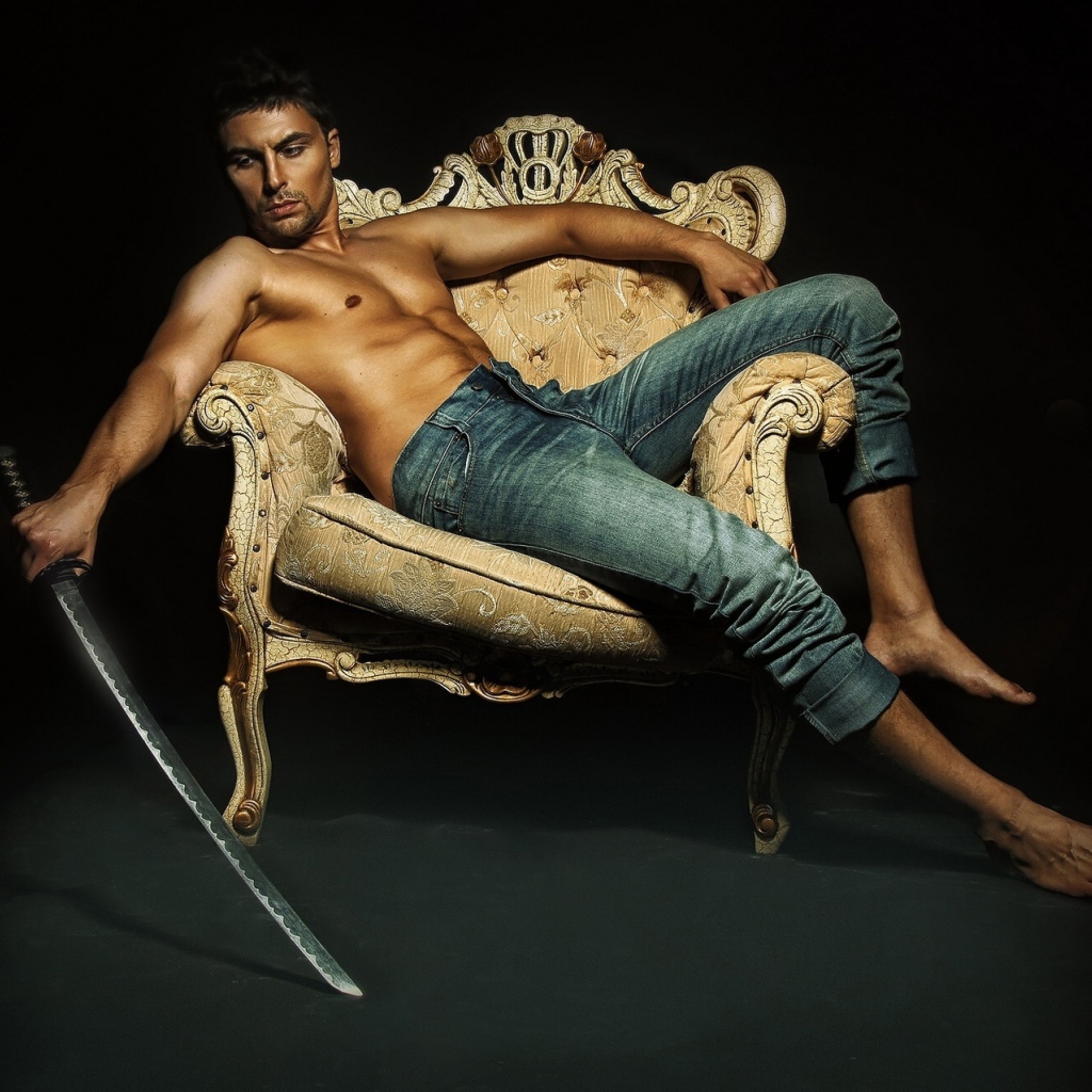 Евгений Агафонов с мечом