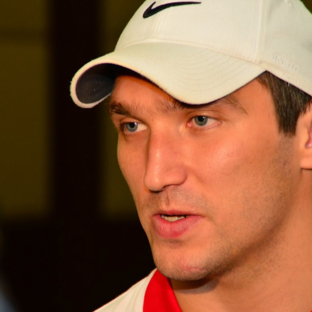 Популярный русский человек Александр Овечкин