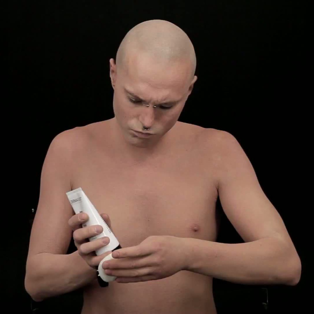 Известный актер Рик Жене