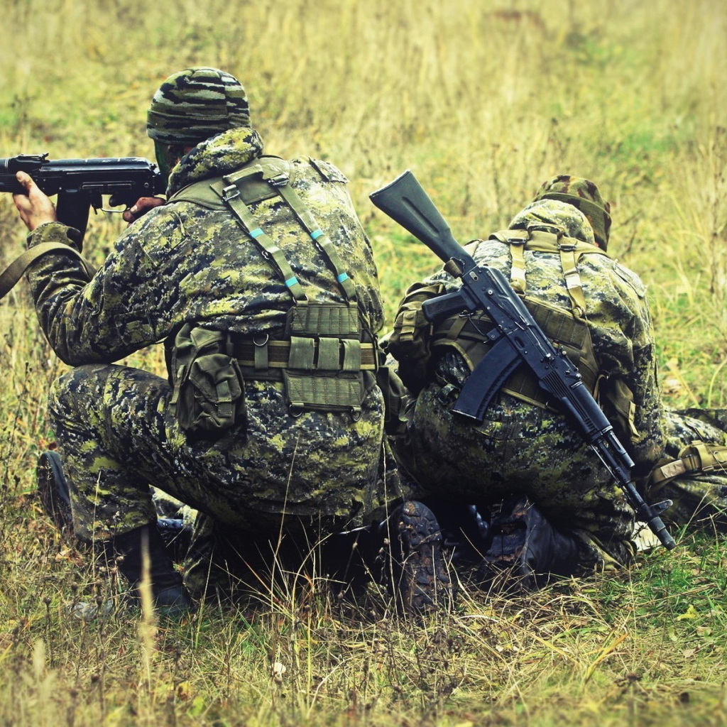 Спецназовцы в поле