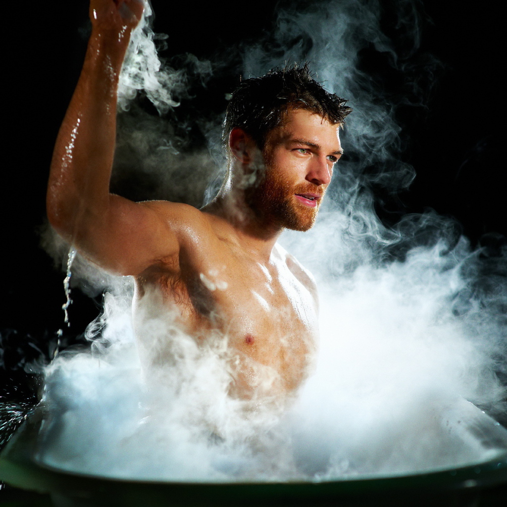 Мужчина в ванне
