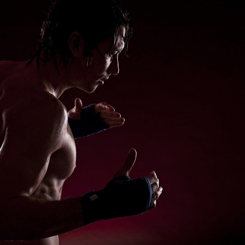 Тренированный мужчина