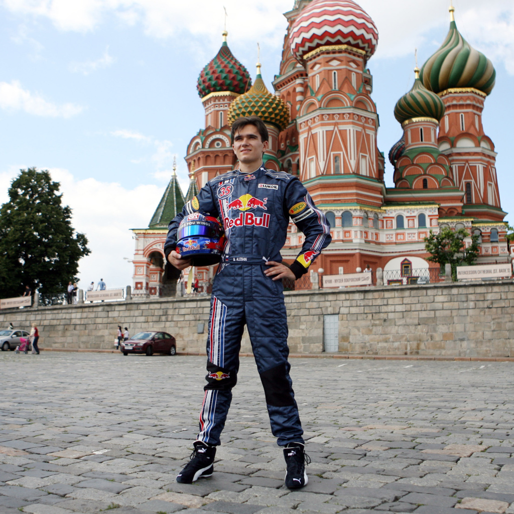 Популярный Михаил Алешин