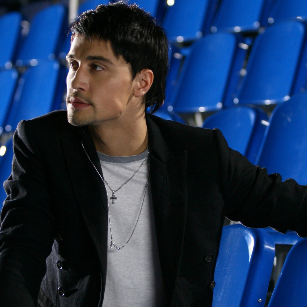 Известный актер Дима Билан