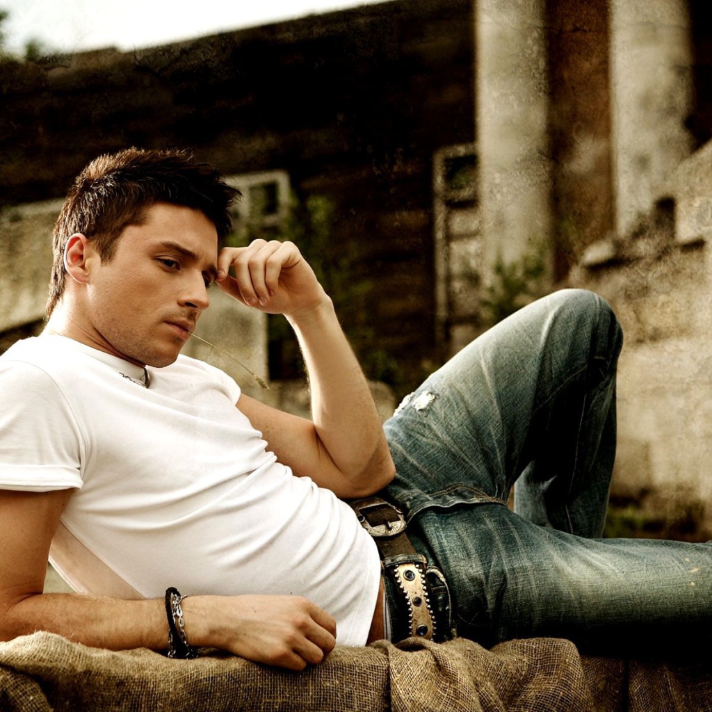 Популярный актер Сергей Лазарев