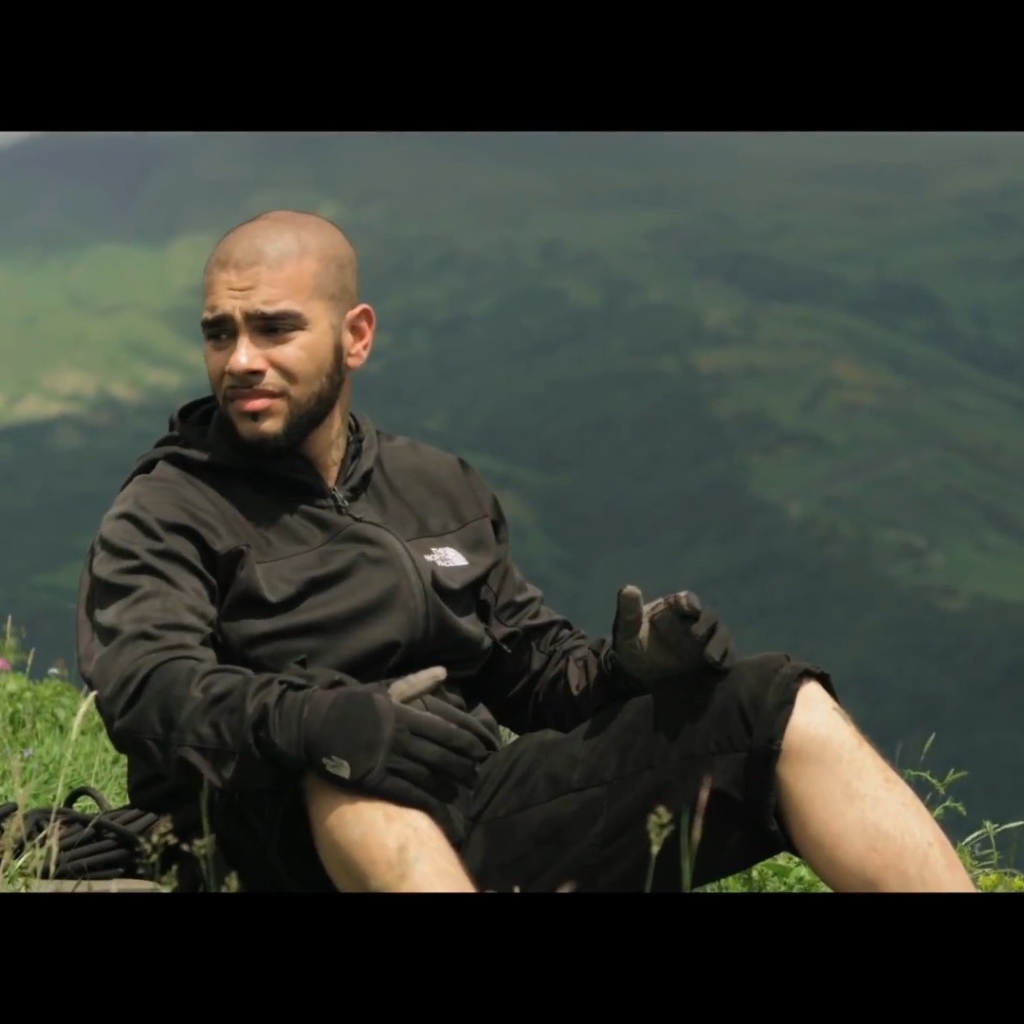 Популярный киноактер Тимати