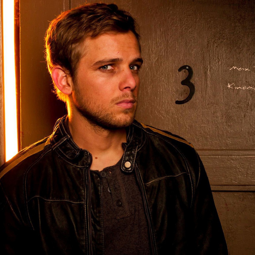 Популярный киноактер Макс Тириот