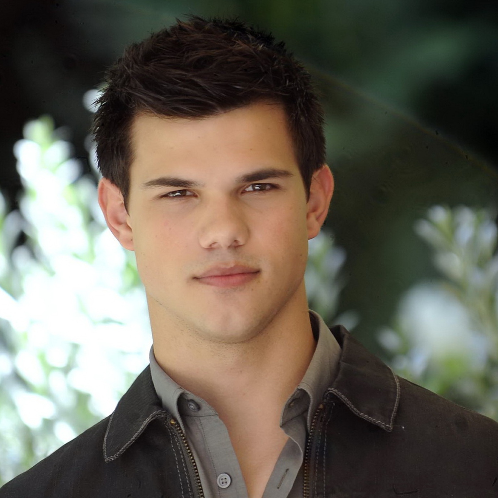 Возлюбленный Тэйлор Лотнер