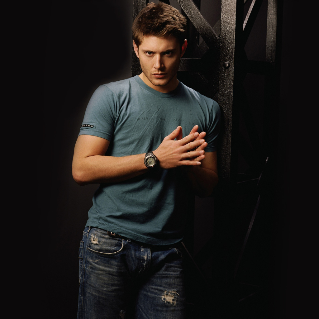 Известный актер Дженсен Эклс