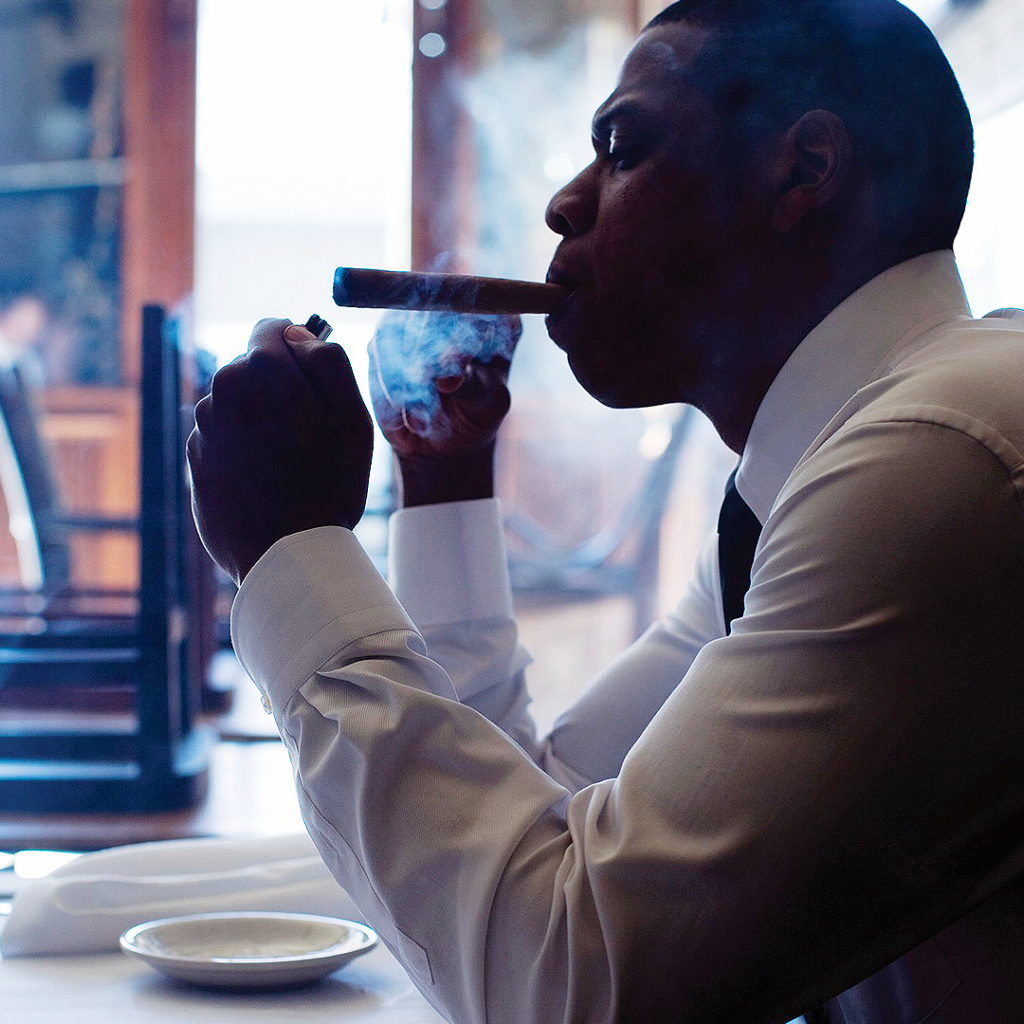 Jay Z с сигарой