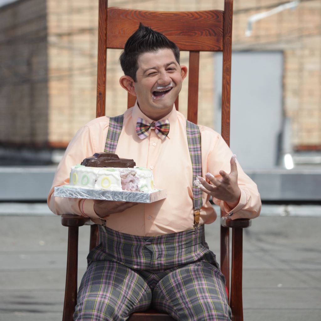 Популярный Михаил Галустян