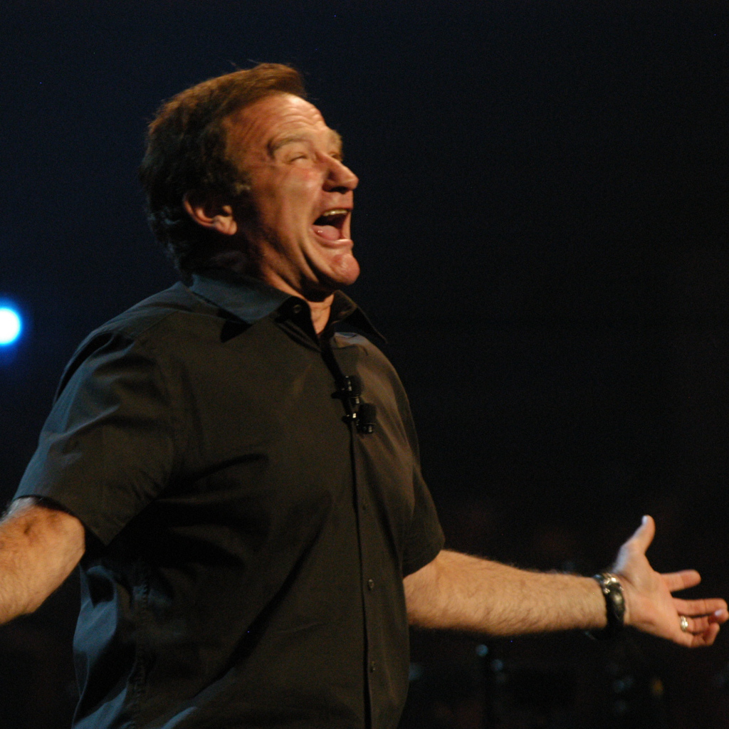 Робин Уильямс радуется