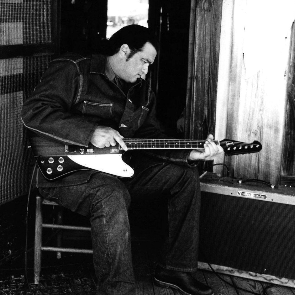 Знаменитый актер Стивен Сигал