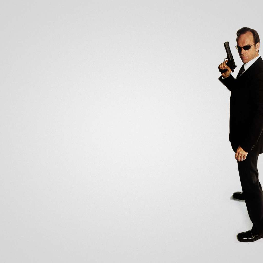 Хьюго Уивинг в фильме матрица