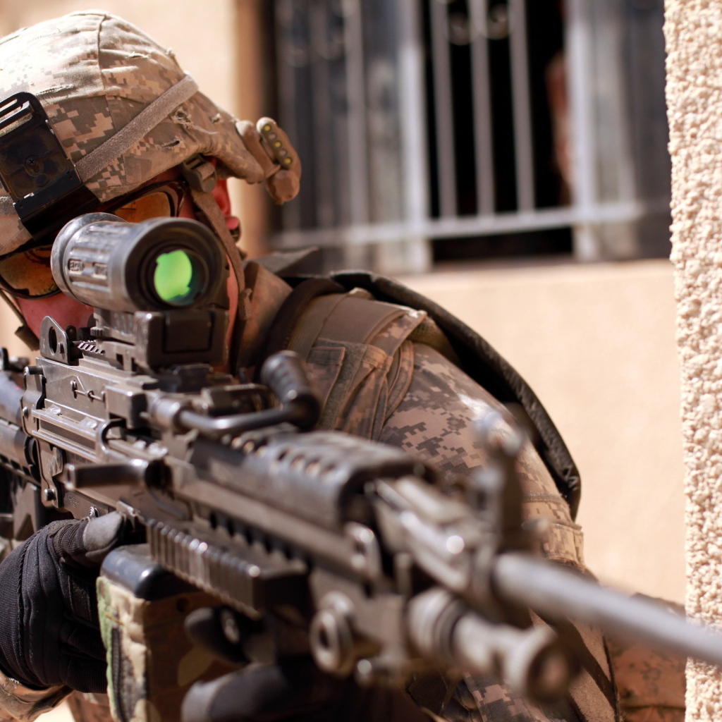 Снайпер прицеливается