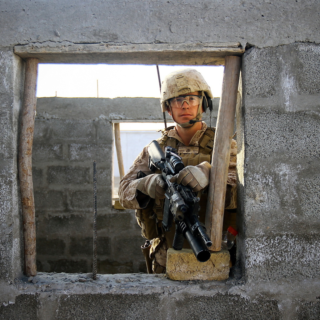 Солдат на учениях