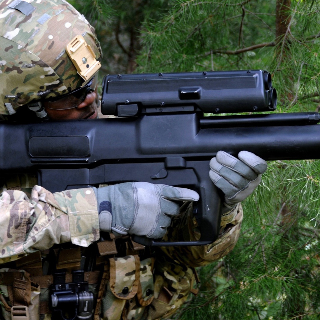 Солдат с оружием