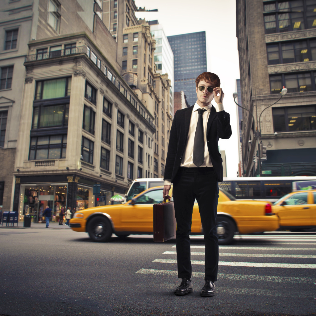 Парень с портфелем