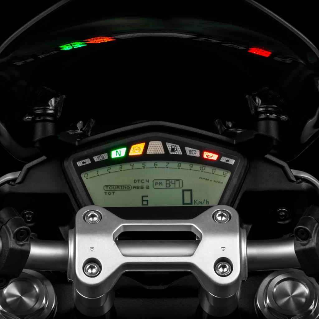 Красивый мотоцикл в москве Ducati Hyperstrada