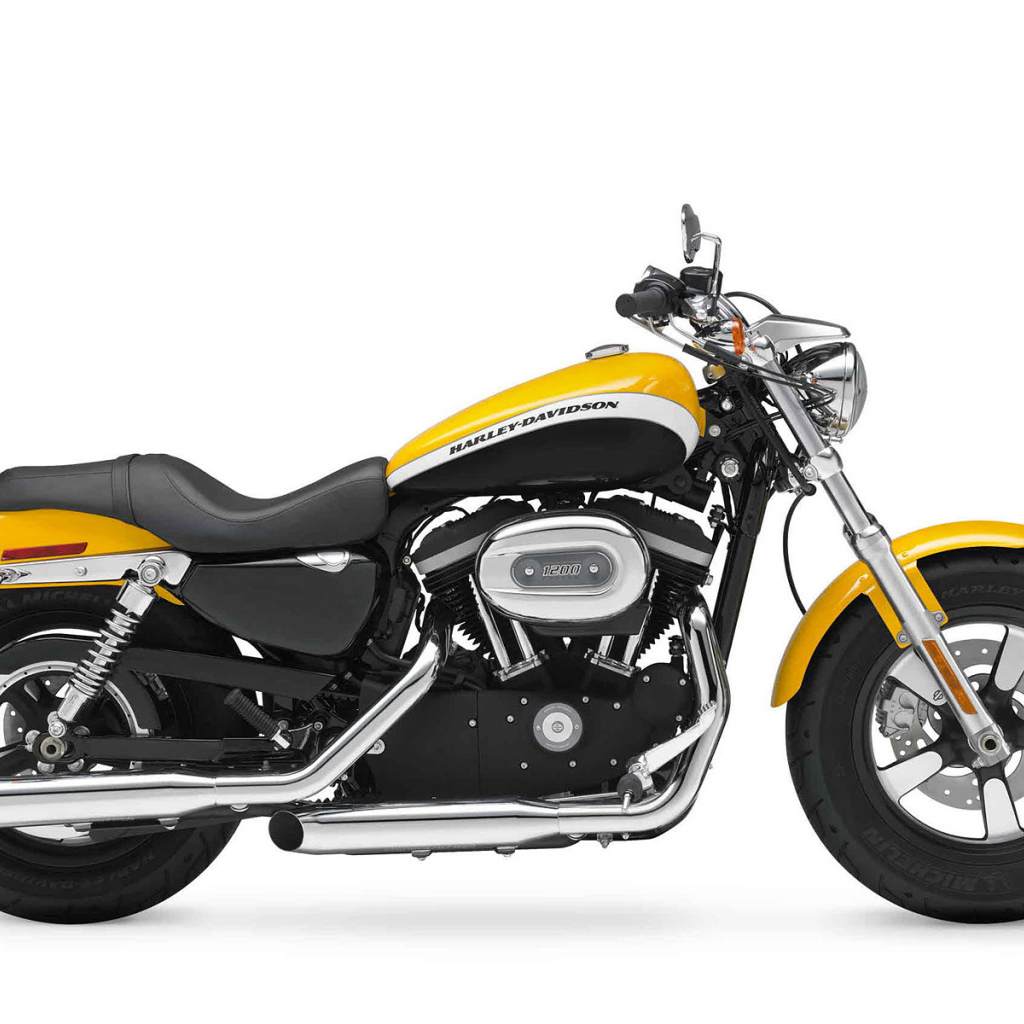 Красивый мотоцикл Harley-Davidson XL 1200X Sportster Forty-Eight