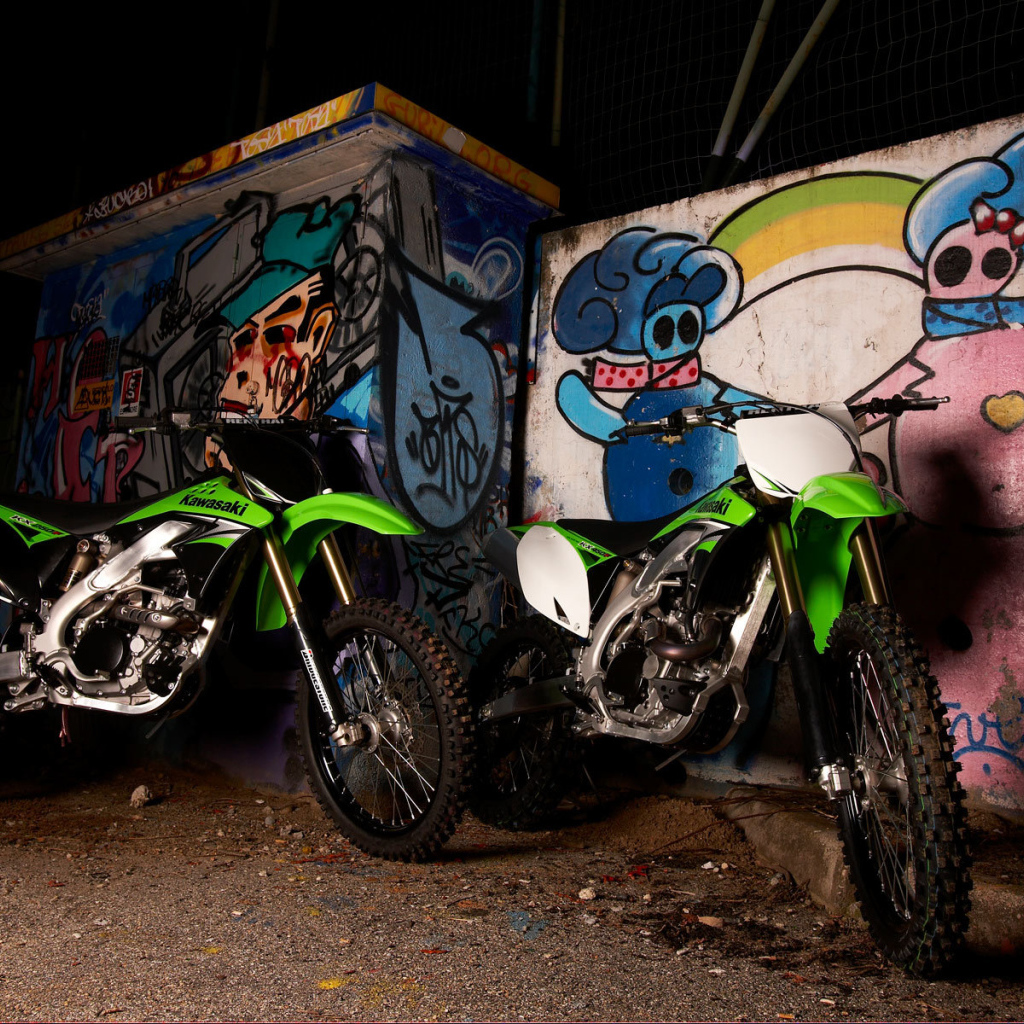 Красивый мотоцикл Kawasaki KX 450 F