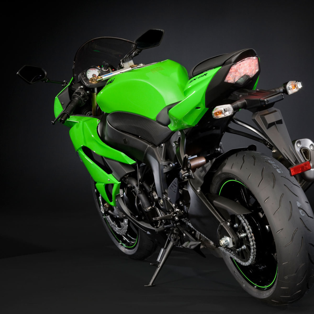 Красивый мотоцикл Kawasaki Ninja ZX-6R