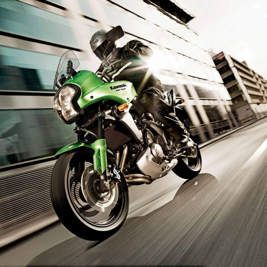 Красивый мотоцикл Kawasaki Versys