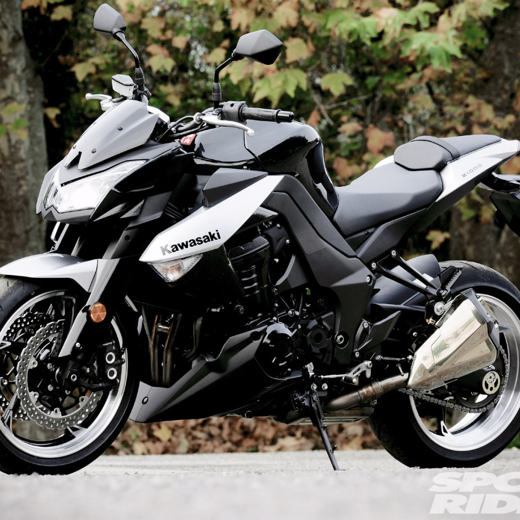 Красивый мотоцикл Kawasaki Z 1000
