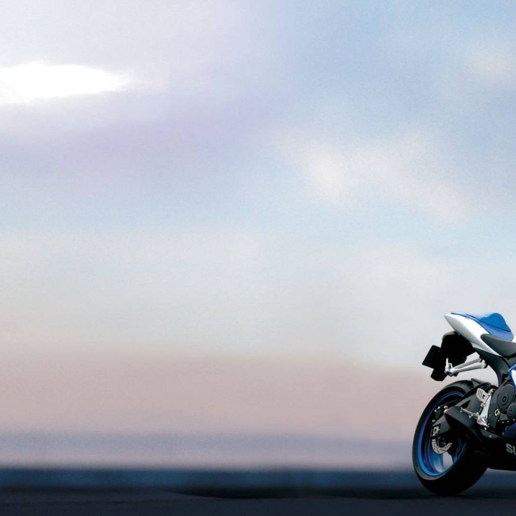 Красивый мотоцикл Suzuki  GSX-R 600