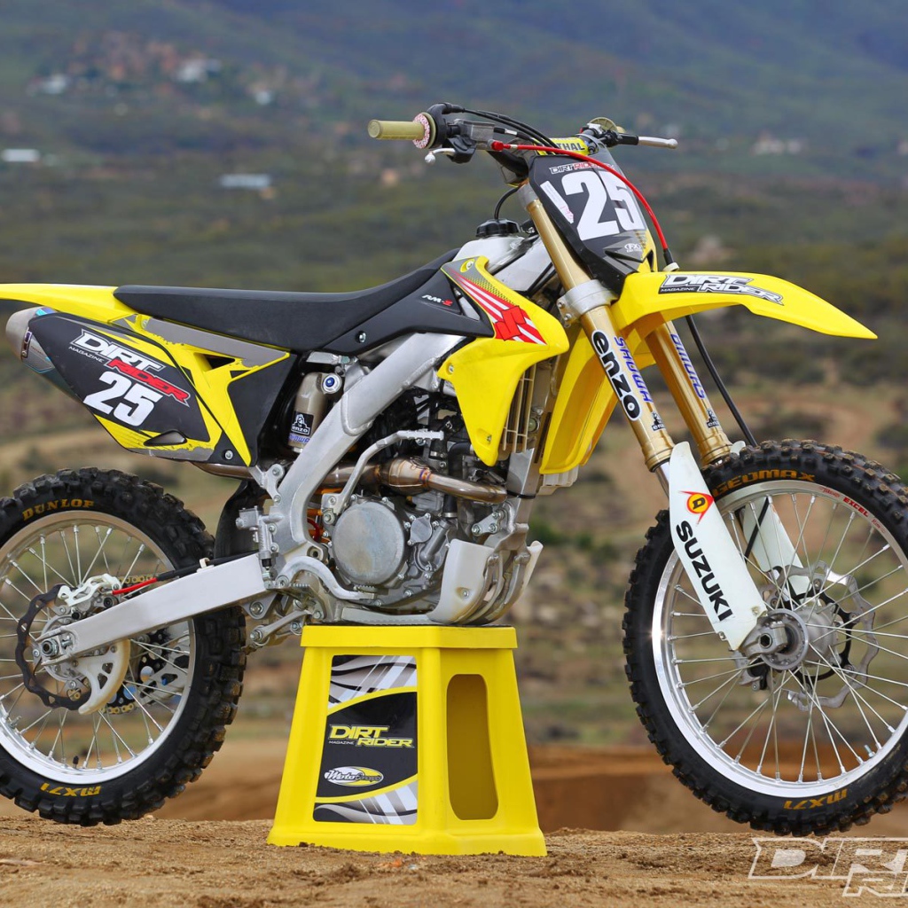 Красивый мотоцикл Suzuki RM-Z 250