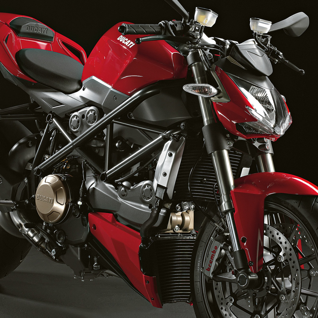 Красивый мотоцикл в москве Ducati Streetfighter 848