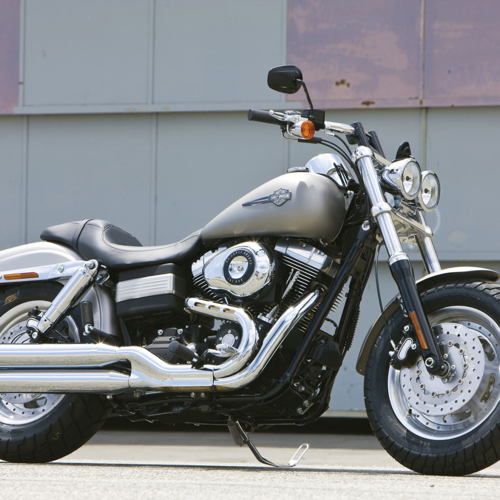 Красивый мотоцикл в москве Harley-Davidson Dyna Fat Bob