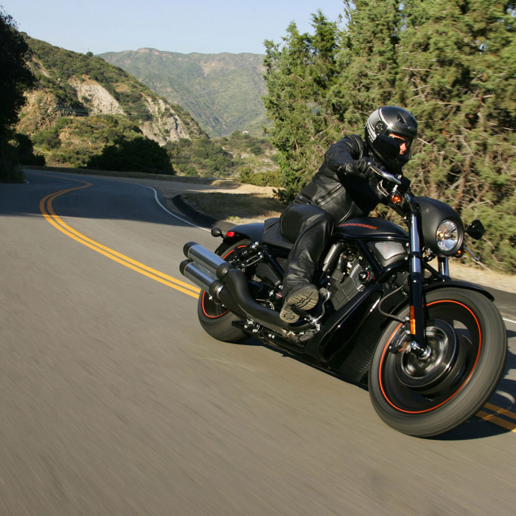 Красивый мотоцикл в москве Harley-Davidson Night Rod Special