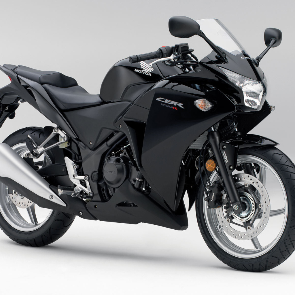Красивый мотоцикл в москве Honda CBR 250 R