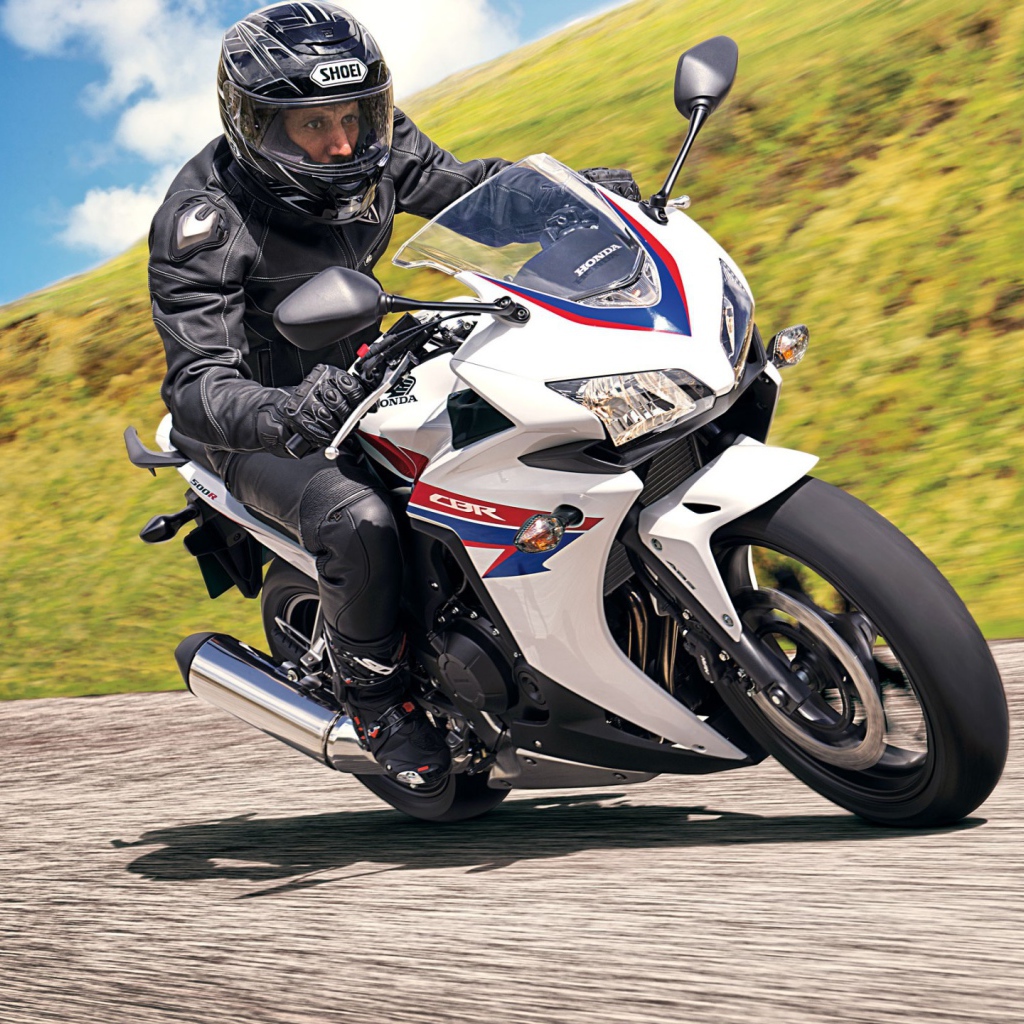 Красивый мотоцикл в москве Honda CBR 500 R