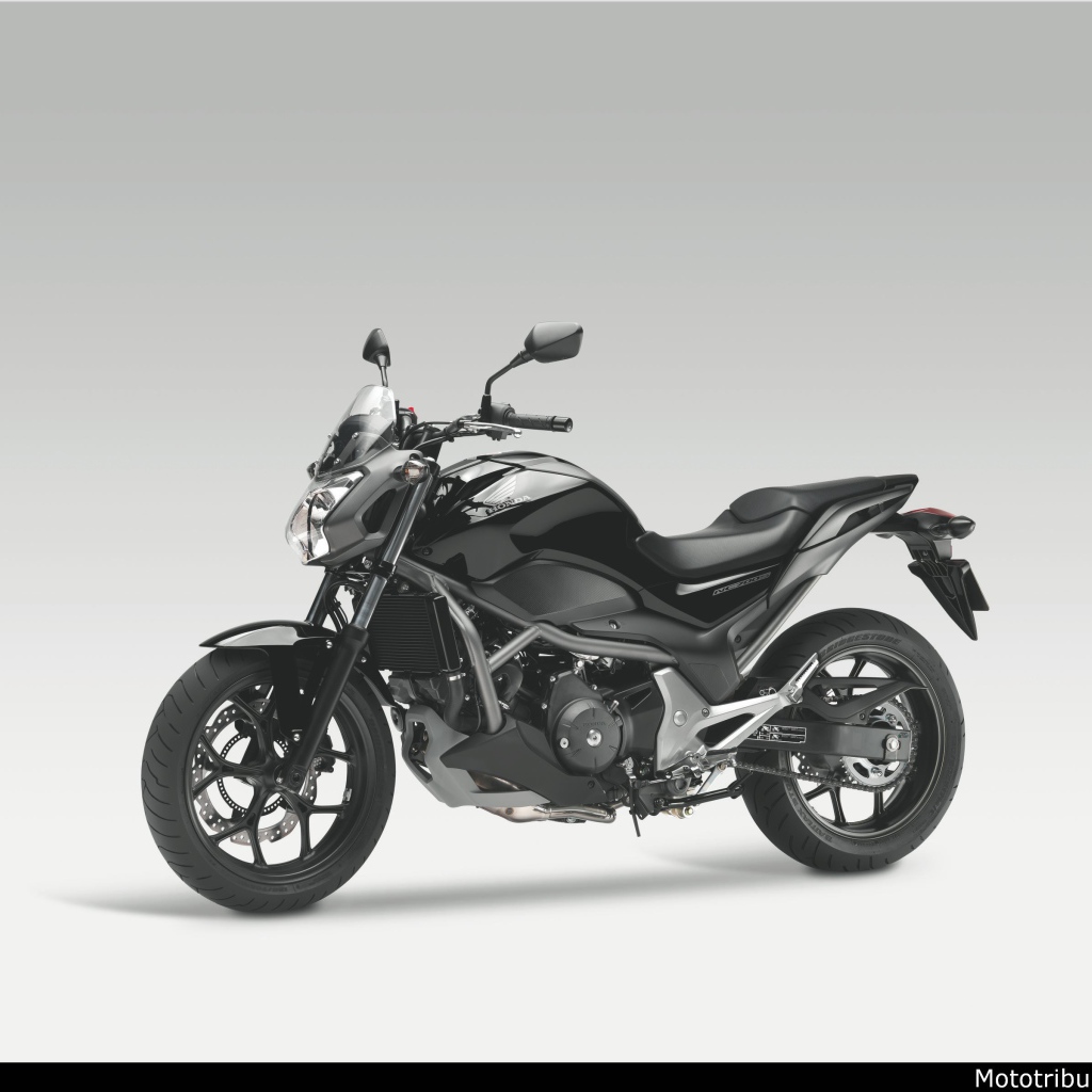 Красивый мотоцикл в москве Honda NC 700 S