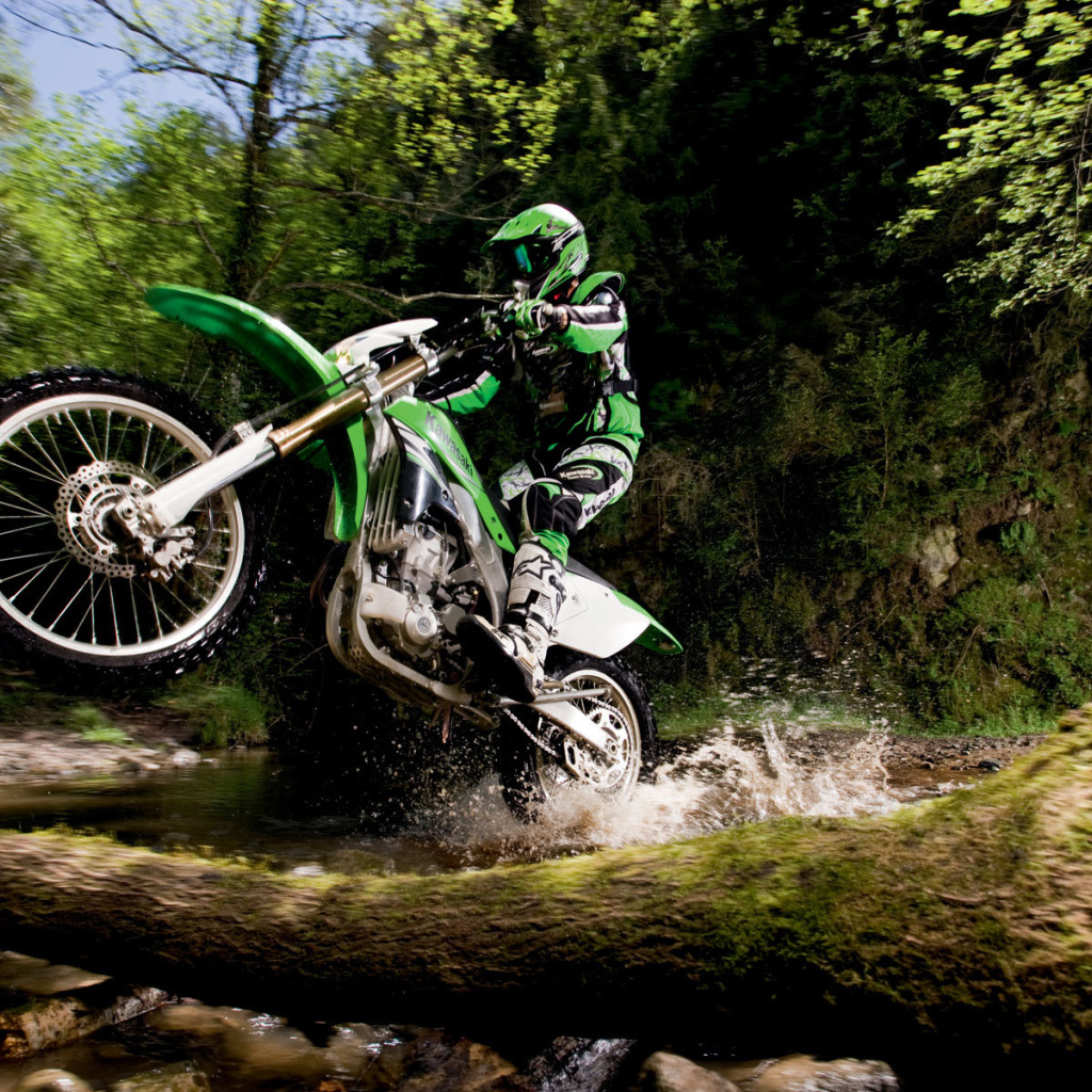 Красивый мотоцикл в москве Kawasaki KLX 450 R