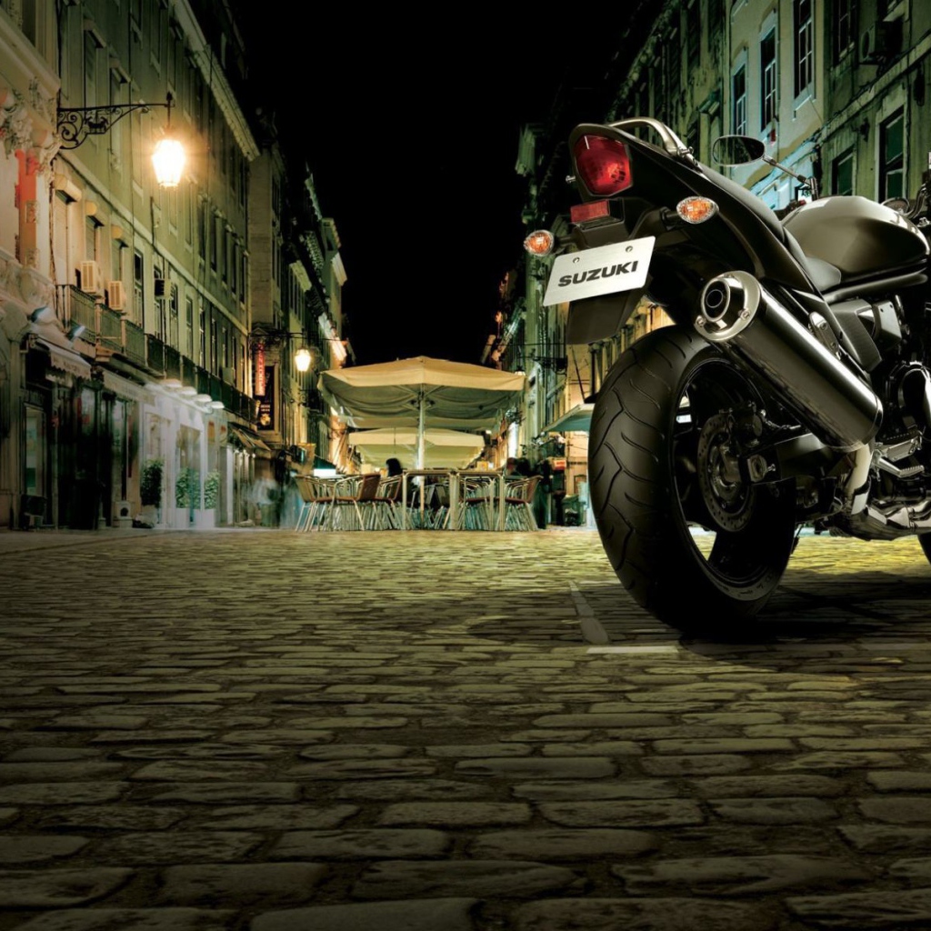 Красивый мотоцикл в москве Suzuki  GSF 1250 S