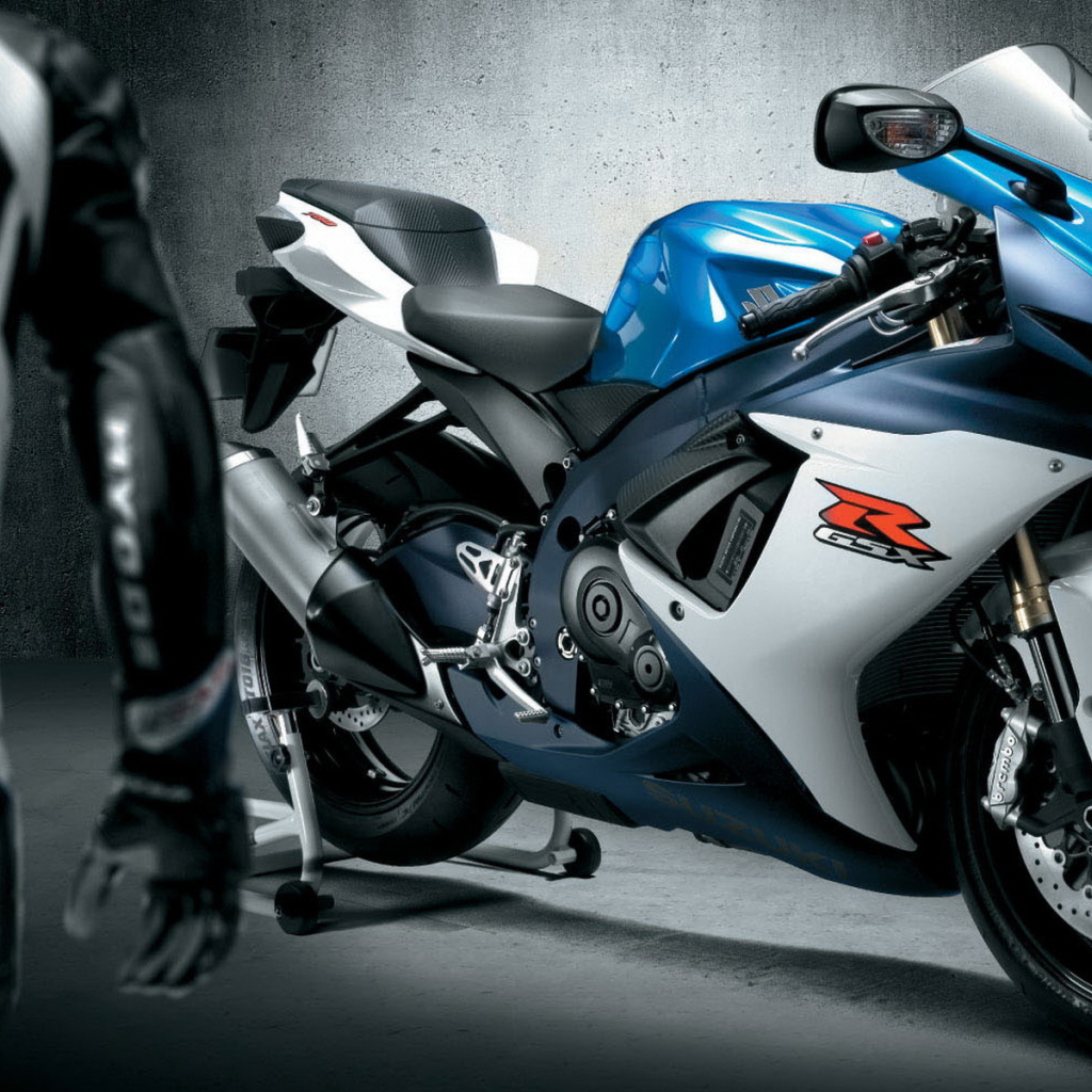 Красивый мотоцикл в москве Suzuki  GSX-R 600
