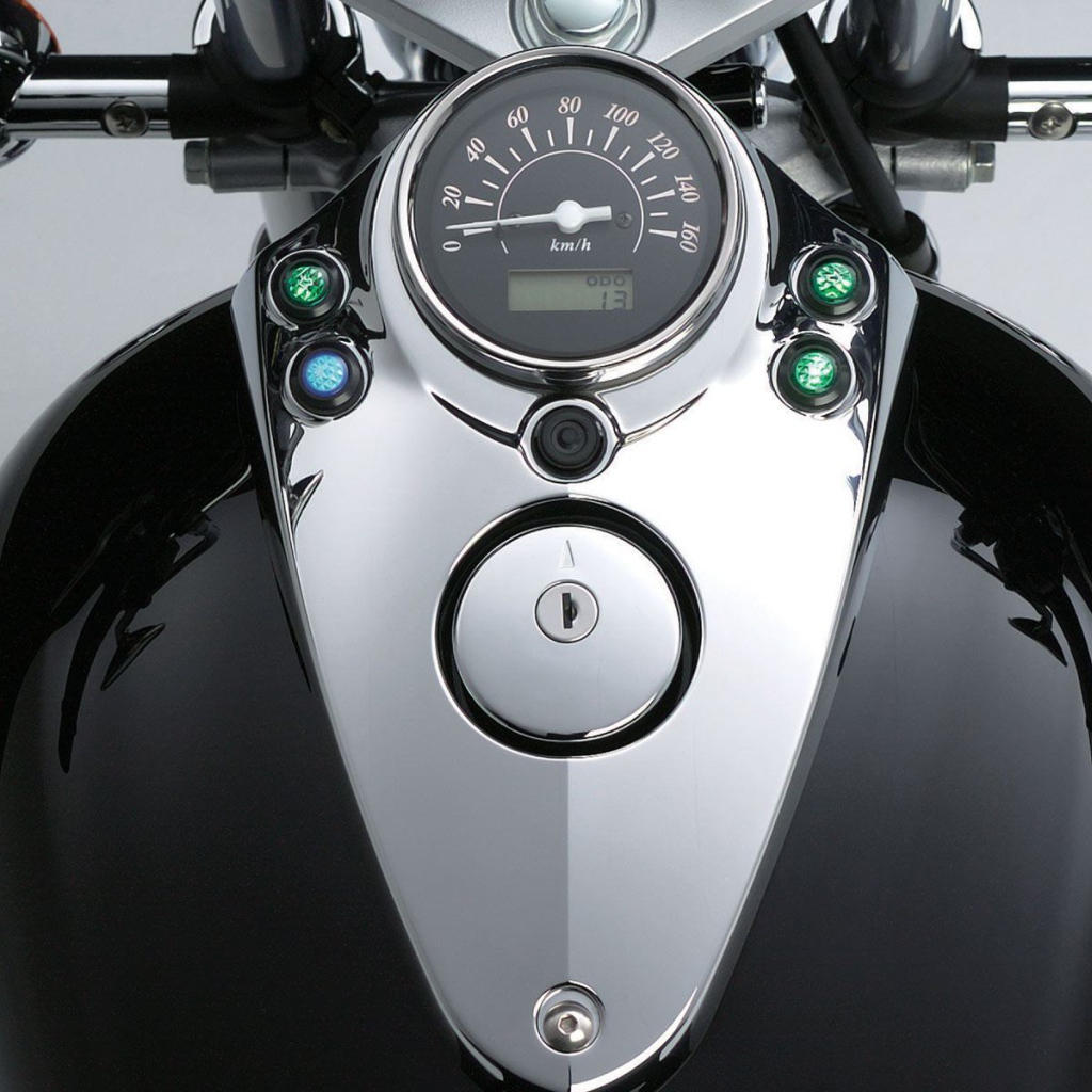 Красивый мотоцикл в москве Suzuki Marauder 125