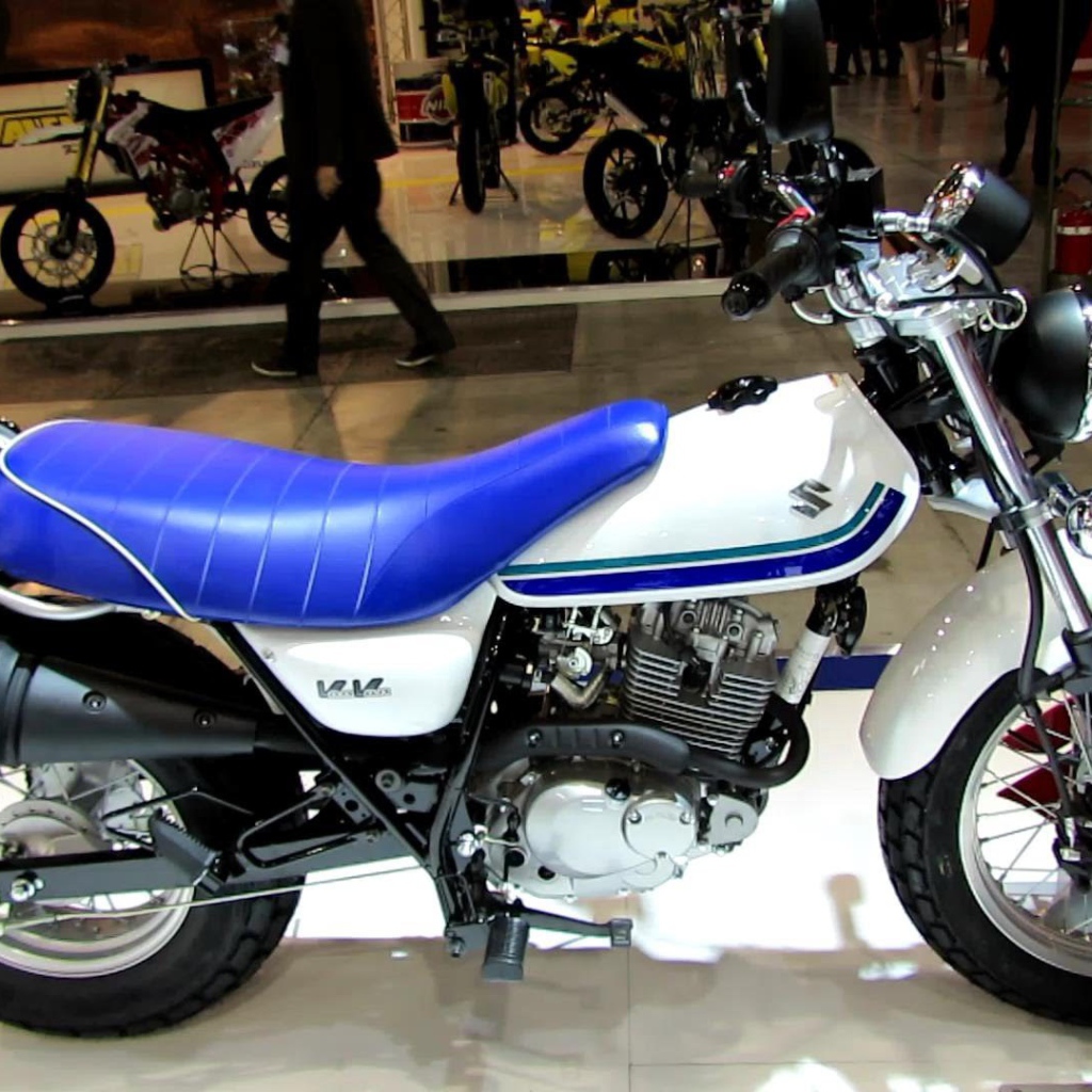 Красивый мотоцикл в москве Suzuki RV 125